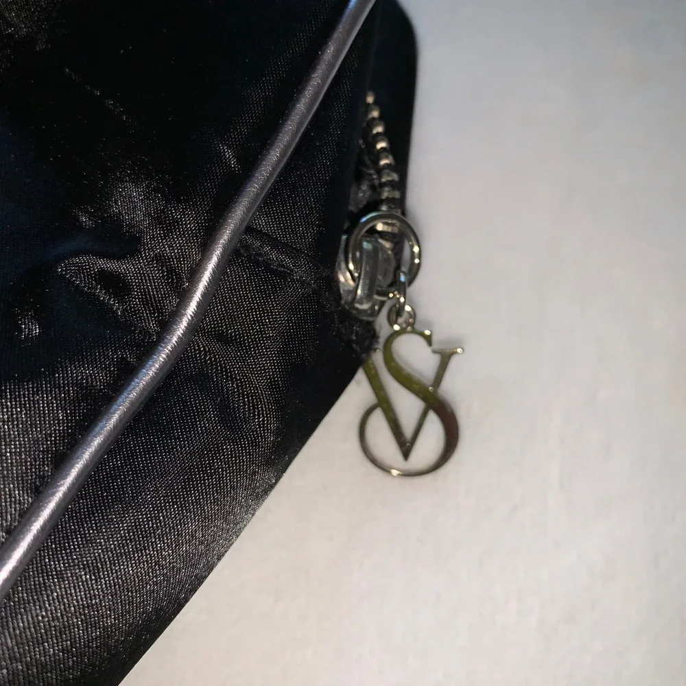 Victoria's Secret black silver make up‎ bag cosmetics bag 2012
